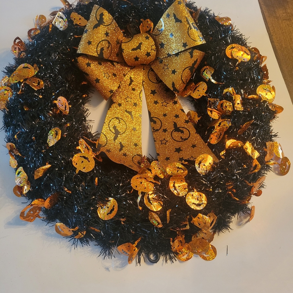 Halloween Black and Orange Wreath with Bow 22" ROUND